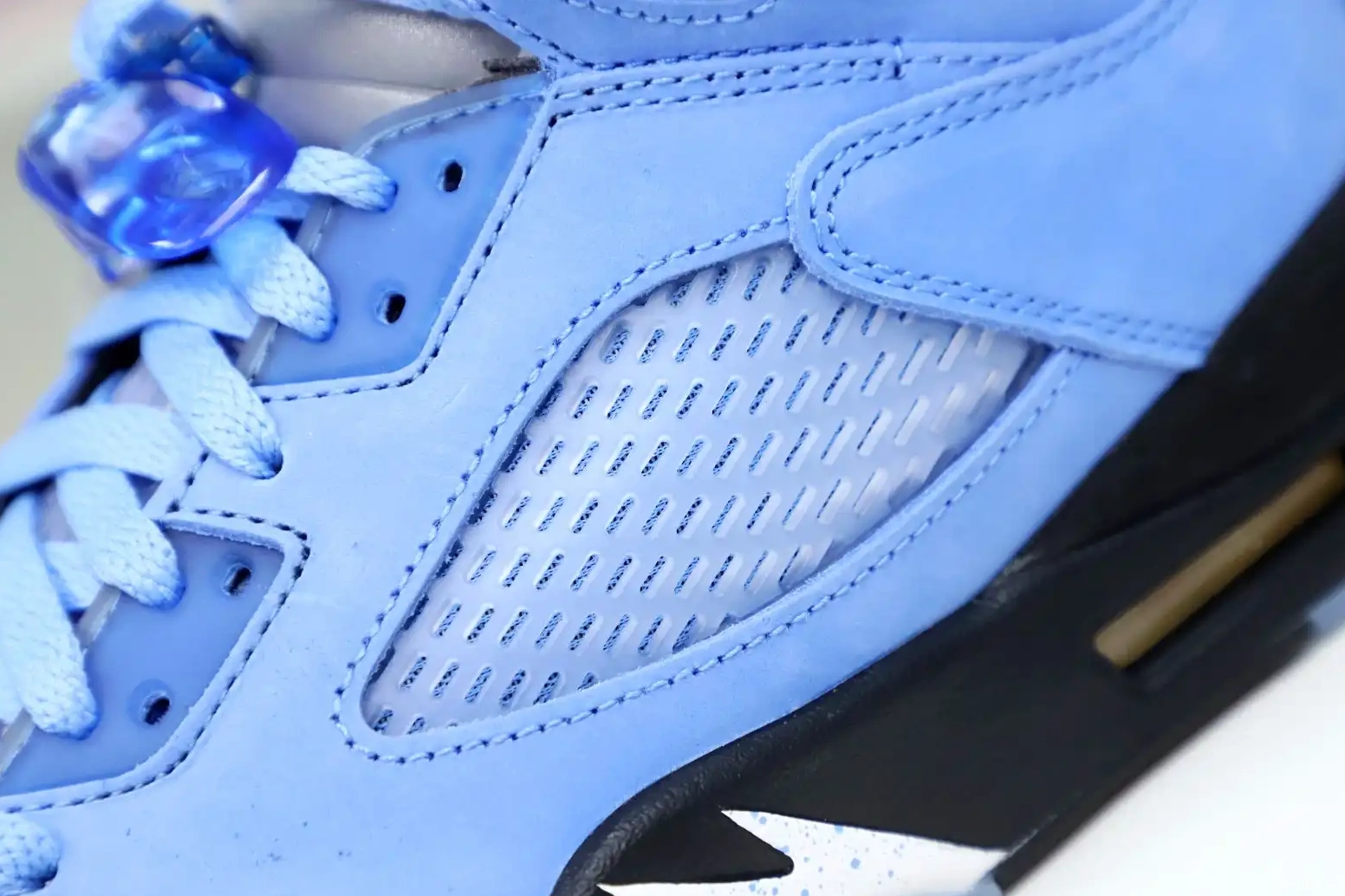 5 UNIVERSITY JORDAN SE Kimikick DV1310 401 BLEU RETRO AIR BLACK-WHITE BLUE 0409